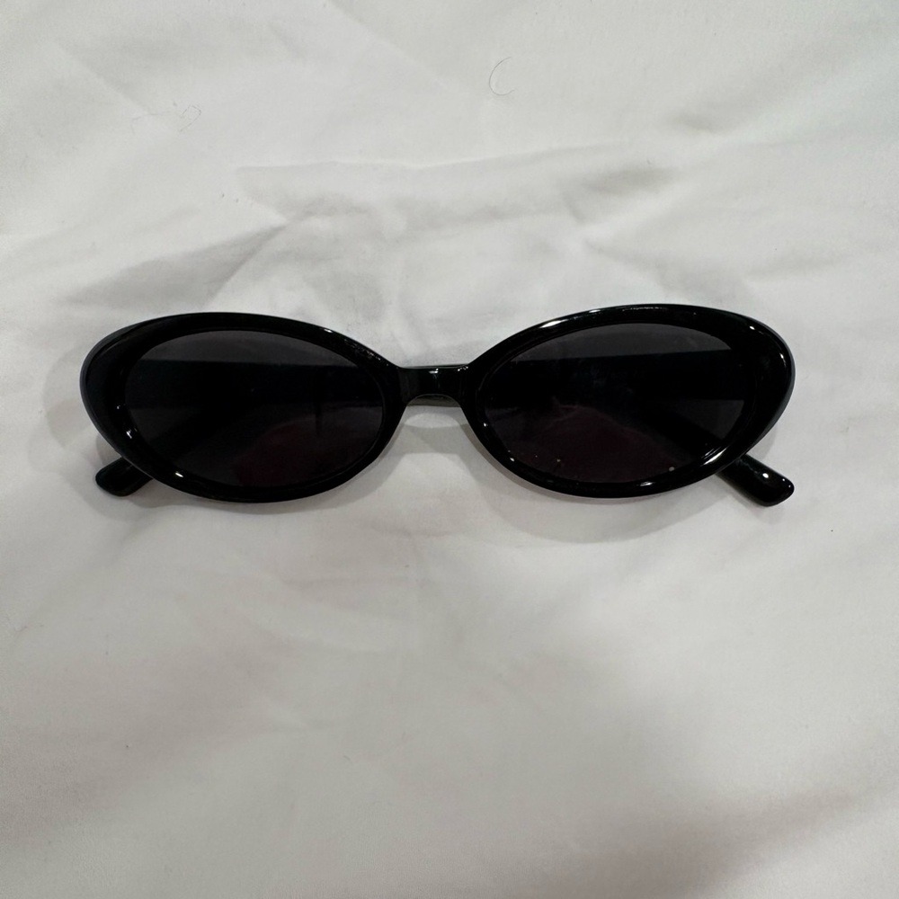 Black cat eye sunglasses